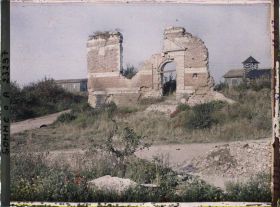 Image représentant France, Combles, Ruines de l'Eglise