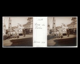 Image représentant Défilé de chars de maisons de commerce, probablement sur Ginza