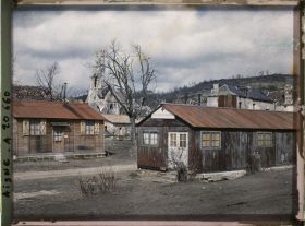 Image représentant France, Vailly, Bâtisses dans les ruines