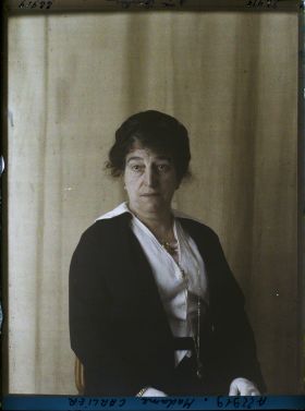 Image représentant https://musee-albert-kahn.s-museum.fr/home/NWQ2OTAwYzNmYjZlZTk1ZWQwODJmMjY4L2dlbmVyaWMtbm90aWNlLXRhYi9hdXRob3JpdHkvNjE3YTc5ZjVjZjhiODk2OGIzMzM3ZDIx/5d6900c3fb6ee95ed082f268/generic-notice-tab/authority/617a79ebcf8b8968b3336a30 Madame Carlier