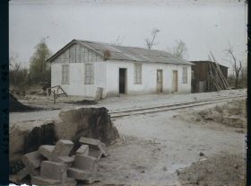 Image représentant France, Condé s/ Suippe, Maison neuve dans les ruines