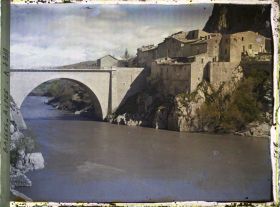 Image représentant Le pont de la Baume au dessus de la Durance, le faubourg de la Baume rive gauche