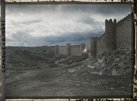 Image représentant Espagne, Avila, Les murailles vues de plus loin vers le Sud avec la vallée du Rio Adaja