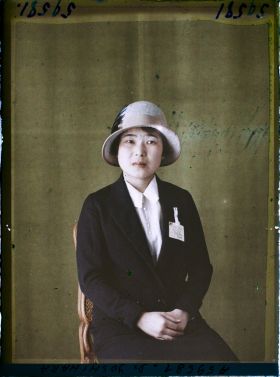 Image représentant La Docteur  https://musee-albert-kahn.s-museum.fr/home/NWQ2OTAwYzNmYjZlZTk1ZWQwODJmMjY4L2dlbmVyaWMtbm90aWNlLXRhYi9hdXRob3JpdHkvNjE3YTc5ZjVjZjhiODk2OGIzMzM3ZDIx/5d6900c3fb6ee95ed082f268/generic-notice-tab/authority/617a79ebcf8b8968b3337aad Ryu Yoshihara