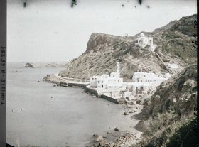 Image représentant Vue panoramique sur les falaises, les établissements thermaux et hôteliers