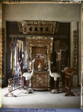 Image représentant L'Exposition Coloniale Internationale de 1931, l'autel du génie du village dans le pavillon de la Cochinchine