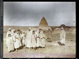 Image représentant Habitants d'un douar sur le route de Marrakech