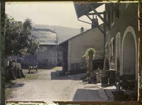 Image représentant La cour d'une ferme