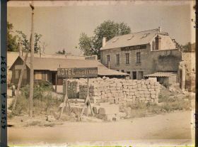 Image représentant France, Vailly, Un hôtel reconstruit