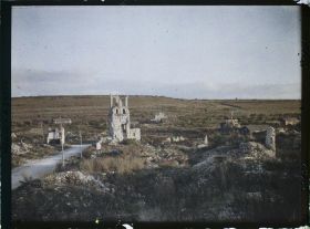 Image représentant France, Esnes, Les environs de l'Eglise d'Esnes