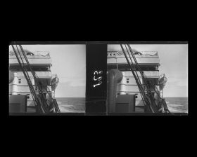 Image représentant La partie centrale du navire où se trouvent les cabines des passagers des 1eres et secondes classes