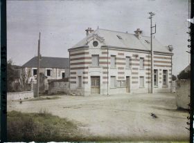 Image représentant France, Presles-et Boves, Mairie et Ecoles