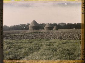 Image représentant Seine et Marne, Guermantes, Labour et meules de blé