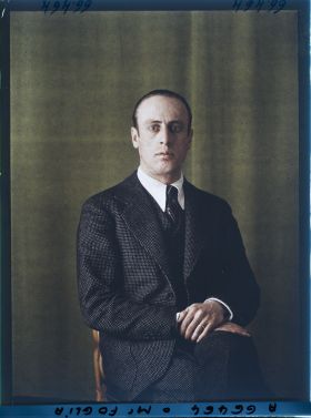 Image représentant https://musee-albert-kahn.s-museum.fr/home/NWQ2OTAwYzNmYjZlZTk1ZWQwODJmMjY4L2dlbmVyaWMtbm90aWNlLXRhYi9hdXRob3JpdHkvNjE3YTc5ZjVjZjhiODk2OGIzMzM3ZDIx/5d6900c3fb6ee95ed082f268/generic-notice-tab/authority/617a79ebcf8b8968b3336d46 Monsieur Foglia