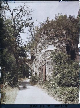 Image représentant France, Coucy-le-Château, Entrée Sud du Château