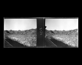 Image représentant La voie ferrée qui longe le lit du torrent Guangou ("torrent de la Passe")