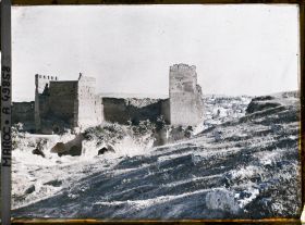 Image représentant Une partie des remparts près de la porte Bâb Guissa