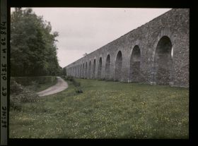 Image représentant France, Louveciennes, L'aqueduc