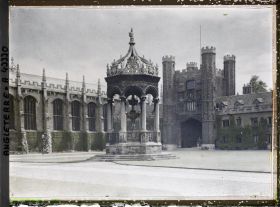 Image représentant La première cour du Trinity College