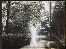 Image représentant Le jet d'eau dans le nouveau parc