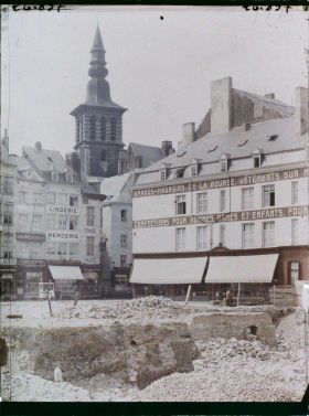 Image représentant Belgique, Namur, Place d'Armes et l'Eglise St Loup