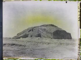 Image représentant E-Tehen-I-Il : la Ziggourat (tour à étages) dédiée au dieu lune Nanna (IIIe dynastie d'Ur, 2113-2006 avant J.-C.)