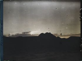 Image représentant Coucher de soleil sur le haut plateau persan à 2 heures au sud de Delijan