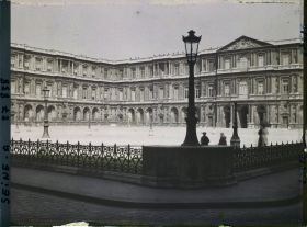 Image représentant La Cour Carrée du Louvre