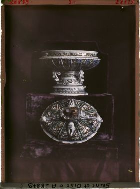 Image représentant Coupe ou drageoir en faïence de Saint-Porchaire des collections du musée de Sèvres