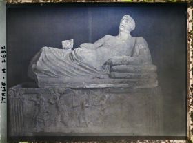 Image représentant Sarcophage étrusque au musée Guarnacci