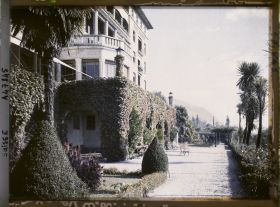 Image représentant Accords de Locarno, la terrasse de l'Hôtel Esplanade où réside la délégation allemande