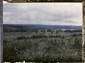 Image représentant France, Servon , Vue sur les hauteurs de Champagne prise des lignes allemandes situées parallèlement à la route de Servon à Varennes