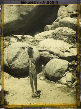 Image représentant Statuette du fétiche Ogoun dans la montagne
