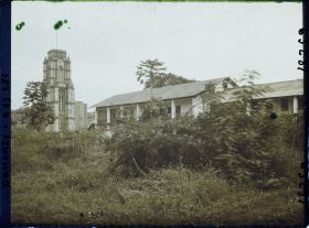 Image représentant Vue sur l'église et la mission catholique