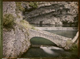 Image représentant France, Cahors, Ensemble de la fontaine des Chartreux