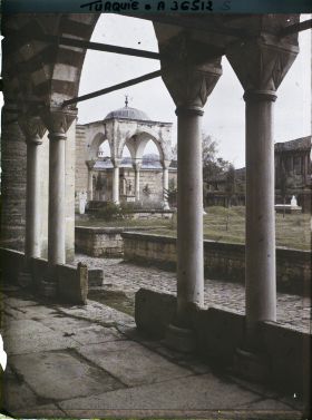 Image représentant Selimiye Camii (Grande Mosquée) : cour est