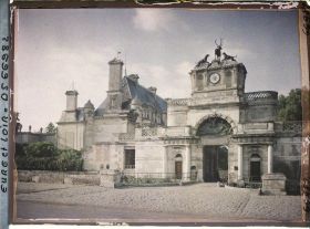 Image représentant L'entrée principale du château