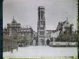 Image représentant L'église Saint-Germain-l'Auxerrois et la mairie du Ier arrondissement