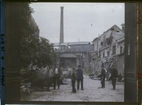 Image représentant France, Reims, Ruines d'une usine de lainage rue des Moissons