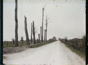 Image représentant Belgique, Locre, Entrée du Village