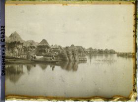 Image représentant Vue sur le village lacustre et la lagune