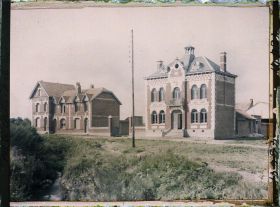Image représentant France, Souchez, Nouvelle Mairie et Ecoles
