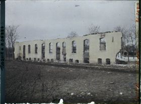 Image représentant Turquie, Eski-Ckehir, Maison incendiée