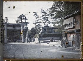 Image représentant Sanctuaire Yasaka-jinja : torii de la porte d'entrée sud