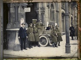 Image représentant Prusse, Aix-la-Chapelle, Auto Mitrailleuse Belge prête à Sortir