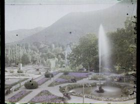 Image représentant Afghanistan, Paghman, Contre jour dans le Jardin Public