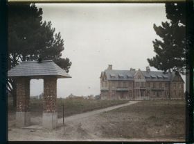 Image représentant France, Eppeville, Château en reconstruction