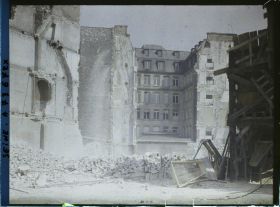 Image représentant Travaux pour le prolongement du boulevard Haussmann (démolitions rue Taitbout ?)