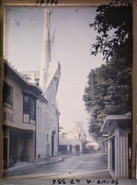 Image représentant L'Exposition des arts décoratifs, La mairie du Village français, Hector Guimard