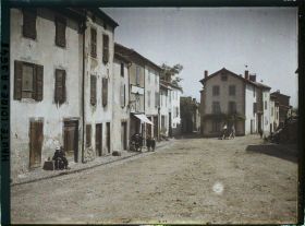Image représentant Maisons le long d'une place donnant sur la rue Michel de l'Hôpital